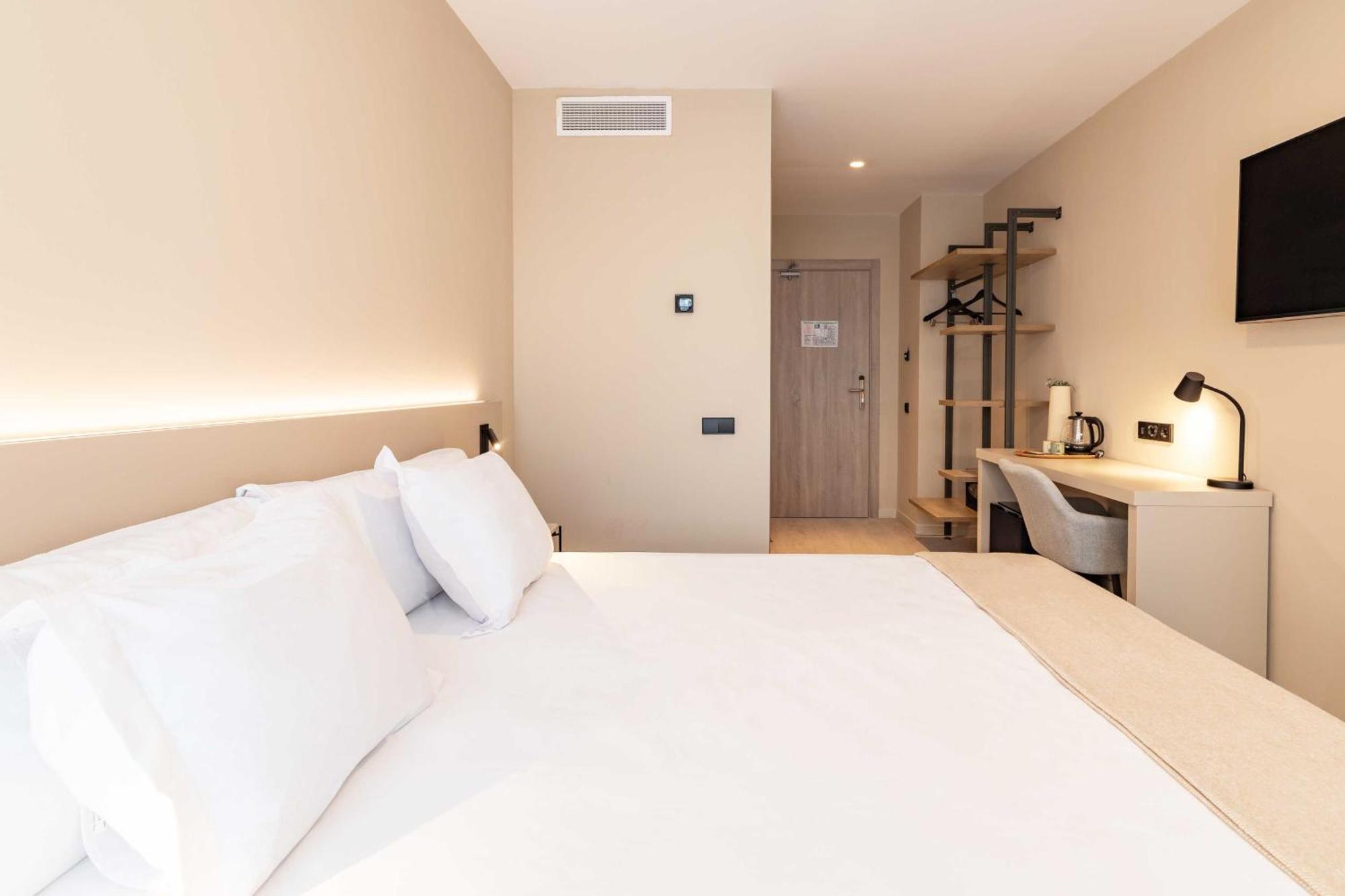 Hq Arena Hotel Valencia Exterior foto
