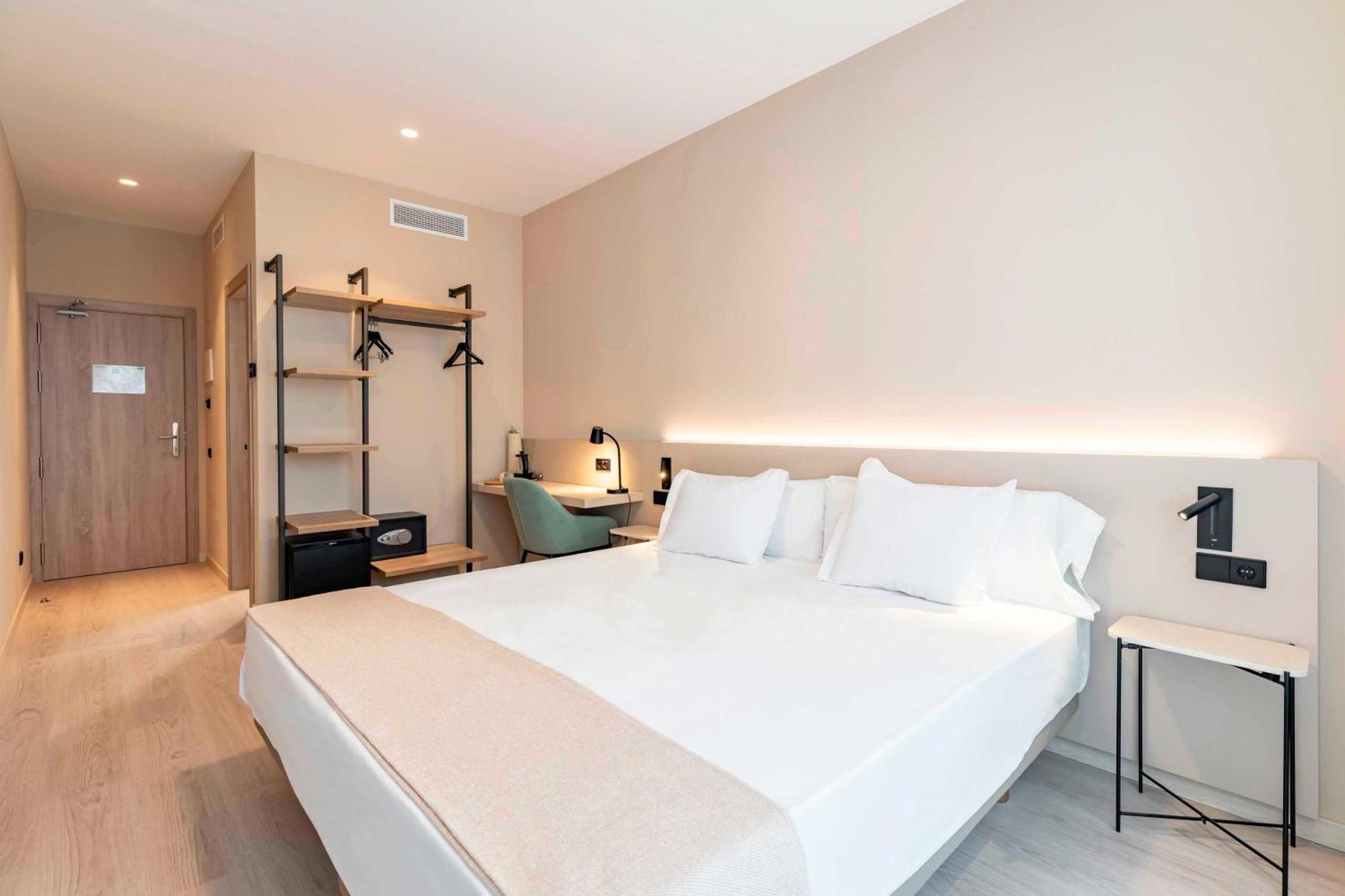 Hq Arena Hotel Valencia Exterior foto
