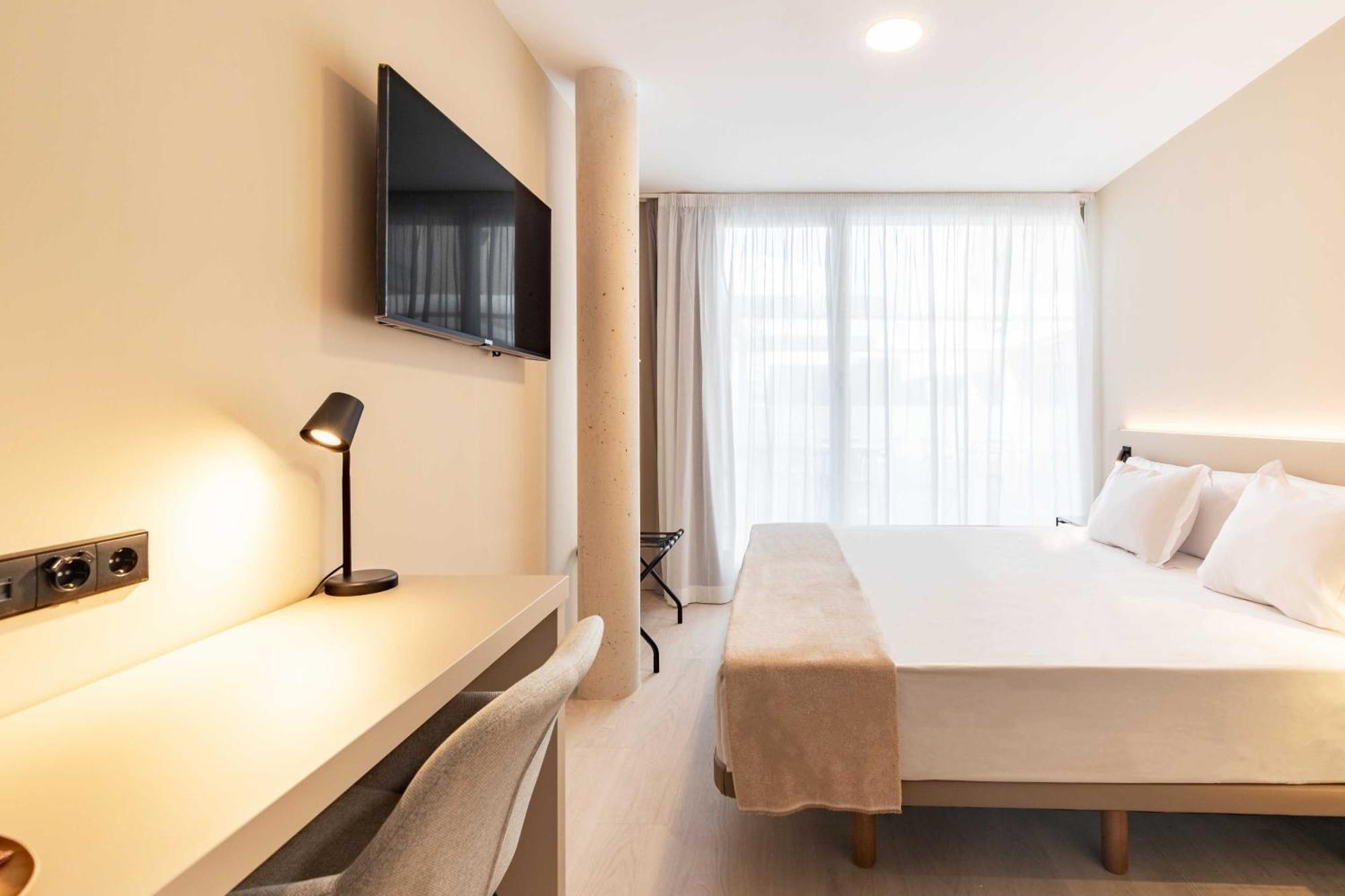 Hq Arena Hotel Valencia Exterior foto